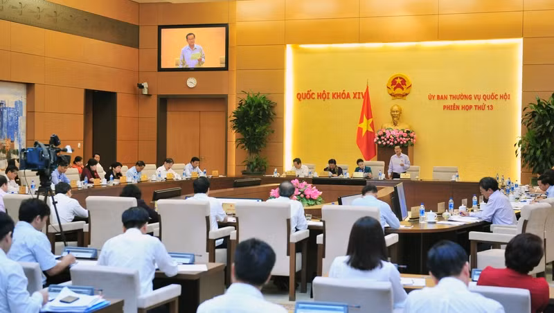 Toàn cảnh phiên họp - Ảnh: VGP/Nhật Bắc lam ro nhung han che yeu kem trong cac du an bot hien nay