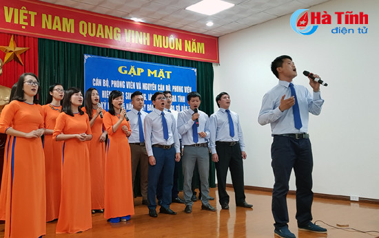xung dang la binh chung chu luc trong cong tac tuyen truyen cua tinh