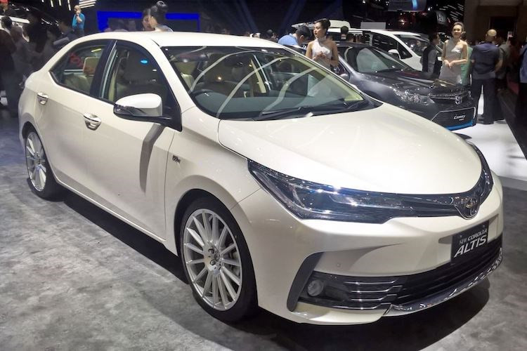 can canh toyota corolla altis 2018 phien ban dac biet