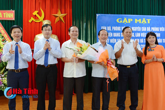 xung dang la binh chung chu luc trong cong tac tuyen truyen cua tinh