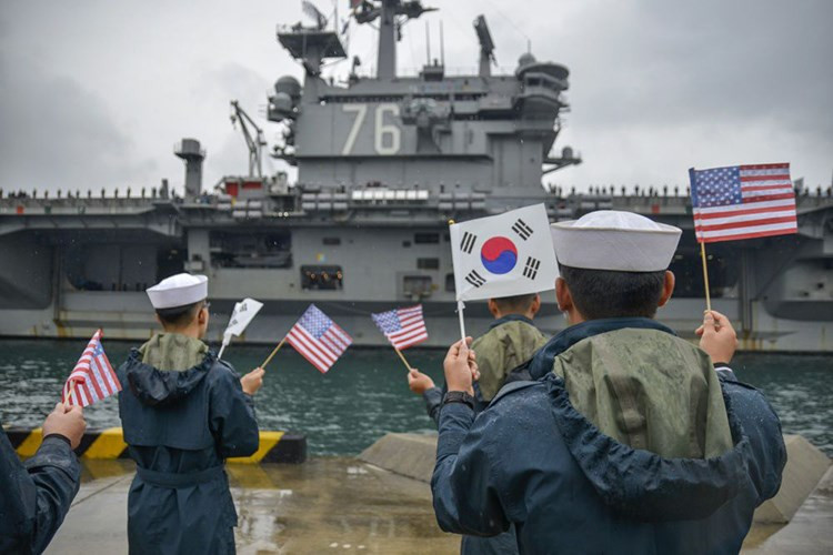 tuong tan nhom tau san bay my san sang tan cong trieu tien