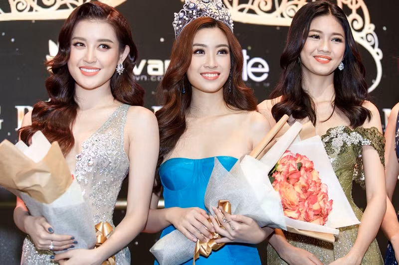 dan hoa hau a hau viet nam tu tin truoc ngay di thi quoc te