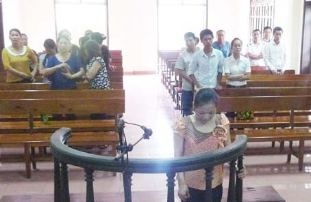 Nguyễn Thị Phượng nghe toà tuyên án