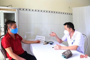 Bác sỹ Trung tâm Y tế TP Hà Tĩnh luân phiên về khám chữa bệnh tại trạm y tế