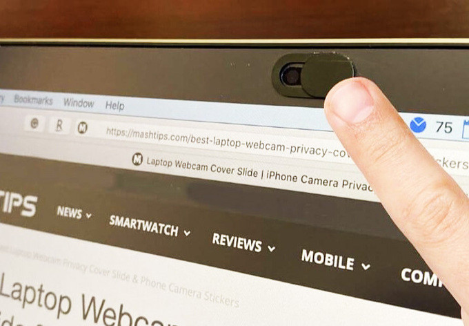 Apple khuyến cáo không nên che camera MacBook