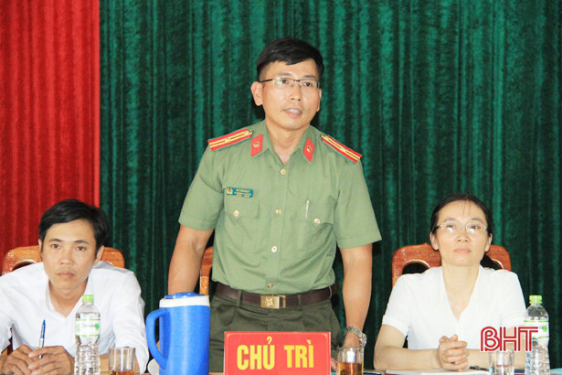 Công an Nghi Xuân giúp người dân tháo gỡ những “nút thắt” về luật pháp ảnh 5 Công an Nghi Xuân giúp người dân tháo gỡ những “nút thắt” về luật pháp