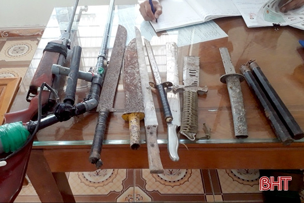 Thu hồi số lượng lớn vũ khí, vật liệu nổ “trôi nổi” ở Lộc Hà