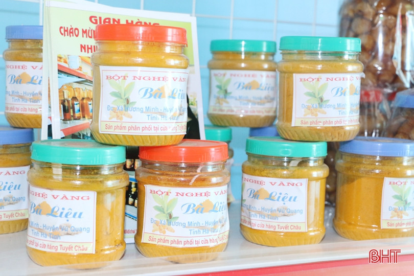 Ấn tượng gian hàng trưng bày sản phẩm nông nghiệp chào mừng Đại hội Đảng của huyện miền núi Hà Tĩnh