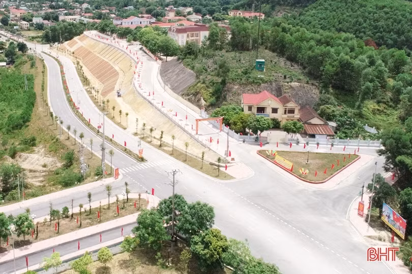 Huyện miền núi Hà Tĩnh rộn niềm vui hướng về đại hội Đảng