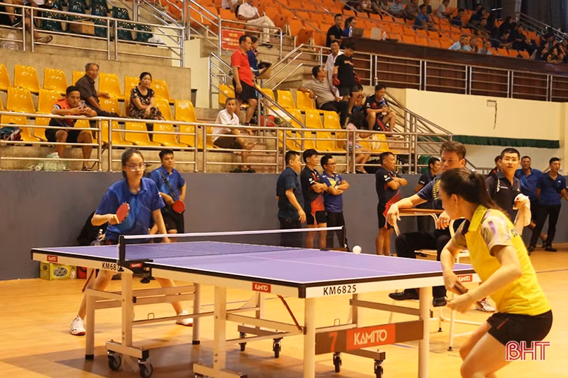 “Làn gió mới” tại Giải bóng bàn các câu lạc bộ mở rộng Báo Hà Tĩnh