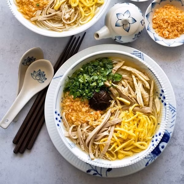 Những ngày hè nóng bức xắn tay làm 5 món bún tuyệt ngon cho cả nhà