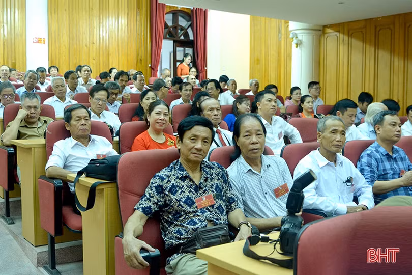 Ông Trần Nam Phong giữ chức Chủ tịch Hội Liên hiệp VHNT Hà Tĩnh