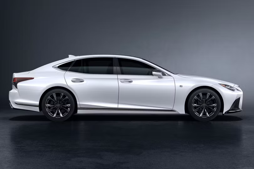 Lexus LS 2021 ra mắt với vẻ ngoài bóng bẩy và công nghệ nâng cao