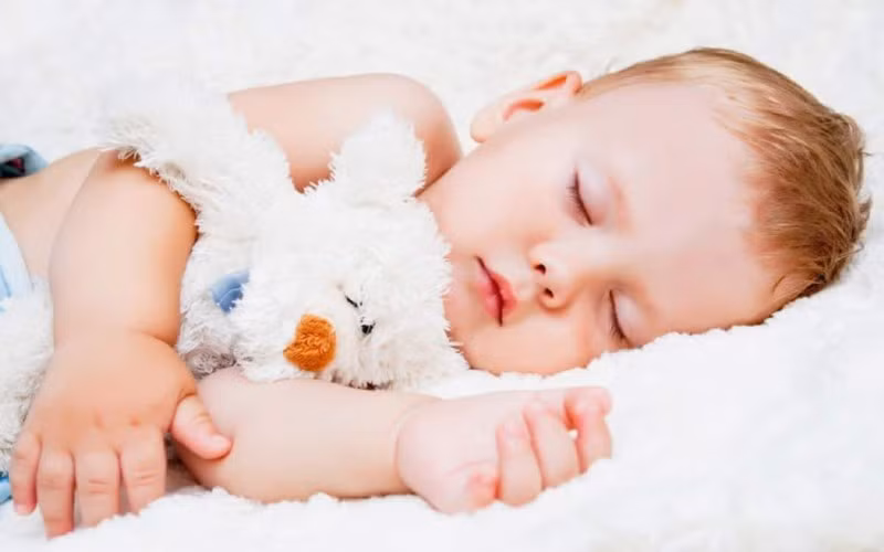 11 mẹo hạ sốt cho trẻ ngay tại nhà