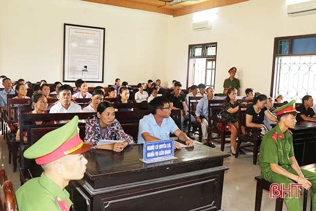 Sau nhát dao của kẻ thủ ác, người phụ nữ lâm vào cảnh góa bụa, 2 đứa trẻ mồ côi