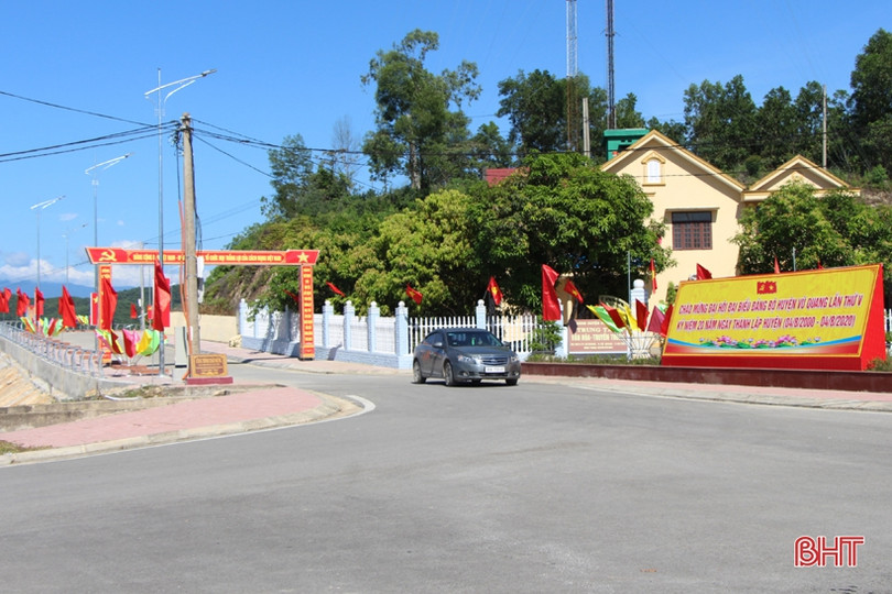 Huyện miền núi Hà Tĩnh rộn niềm vui hướng về đại hội Đảng