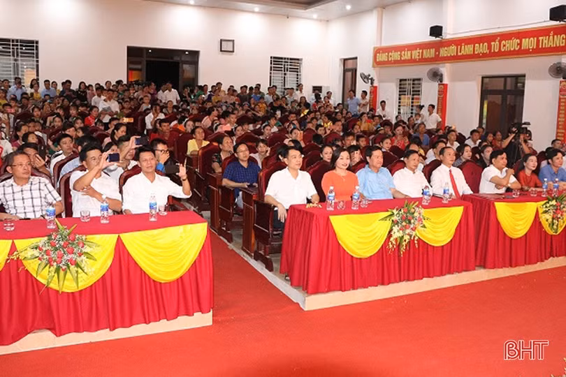 “Bài ca dâng Đảng” chào mừng thành công Đại hội Đảng bộ huyện Vũ Quang