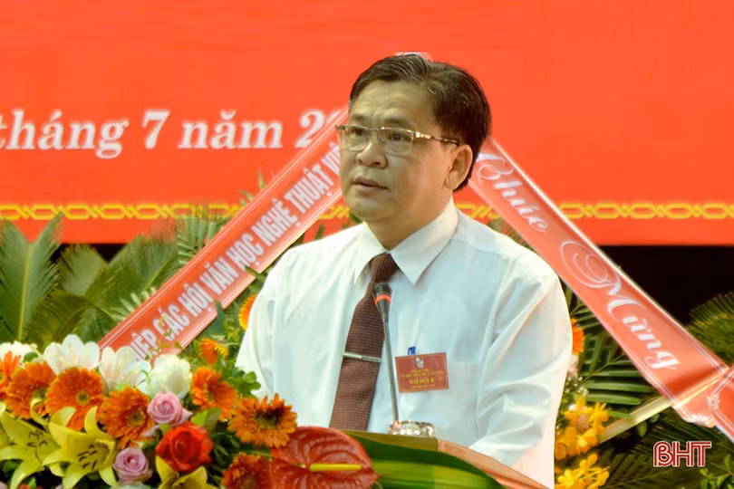 Ông Trần Nam Phong giữ chức Chủ tịch Hội Liên hiệp VHNT Hà Tĩnh