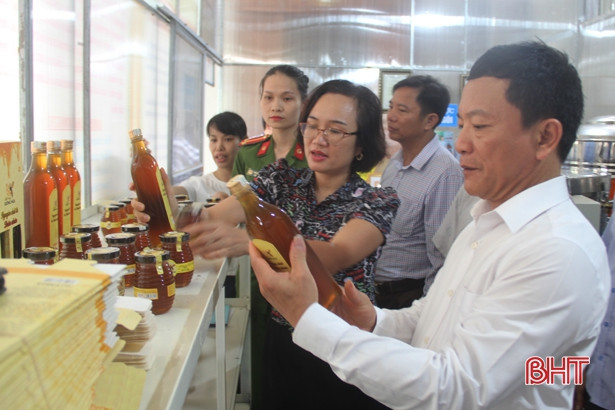 Khai trương cửa hàng sản phẩm OCOP tại Hương Sơn