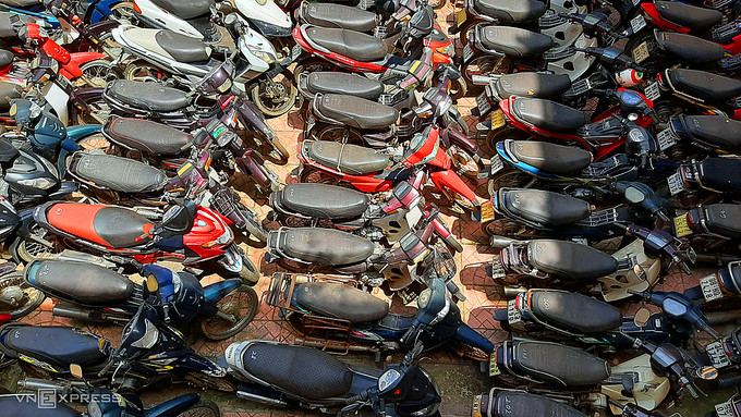 Xe không giấy tờ vẫn được sang tên đổi chủ