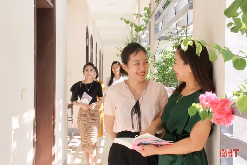 Ngắm “khu vườn” xanh mát trên ban công trụ sở làm việc ở Hà Tĩnh