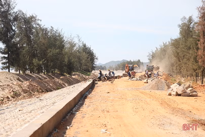 Ban Chỉ đạo Trung ương về phòng chống thiên tai kiểm tra thực tế tại Hà Tĩnh