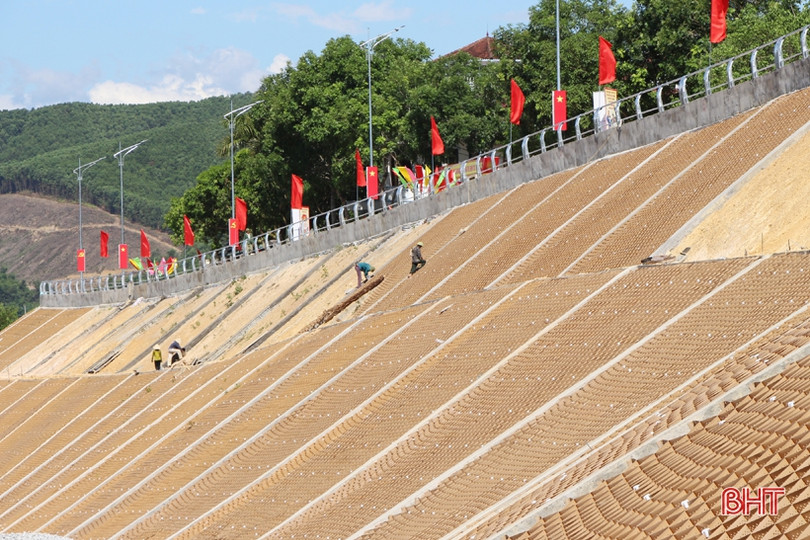 Huyện miền núi Hà Tĩnh rộn niềm vui hướng về đại hội Đảng