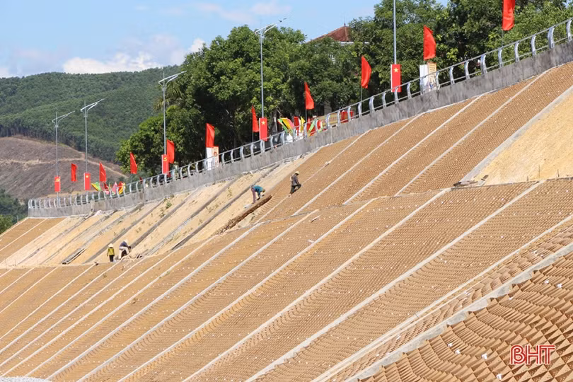 Huyện miền núi Hà Tĩnh rộn niềm vui hướng về đại hội Đảng