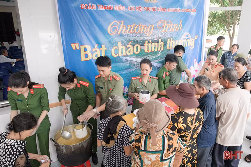 Hơn 300 suất cháo được trao tận tay bệnh nhân nghèo ở Hương Sơn