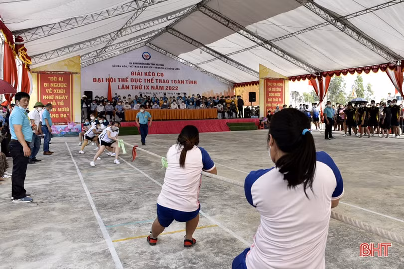 13 đội tranh tài tại Giải kéo co nam, nữ Hà Tĩnh