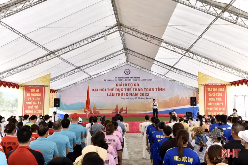 13 đội tranh tài tại Giải kéo co nam, nữ Hà Tĩnh