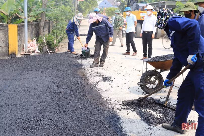 Nghi Xuân huy động nguồn lực làm đường giao thông
