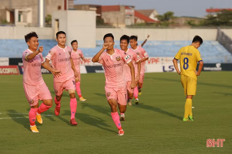 Hồng Lĩnh Hà Tĩnh vs Nam Định: Chủ nhà khát khao tìm chiến thắng đầu tay