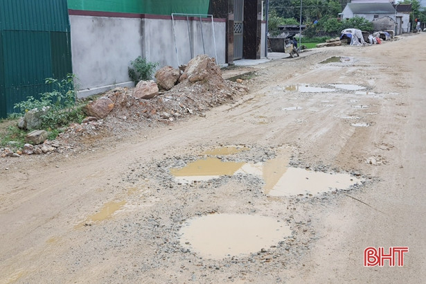 Sớm bàn giao đường cứu hộ ven biển huyện Lộc Hà