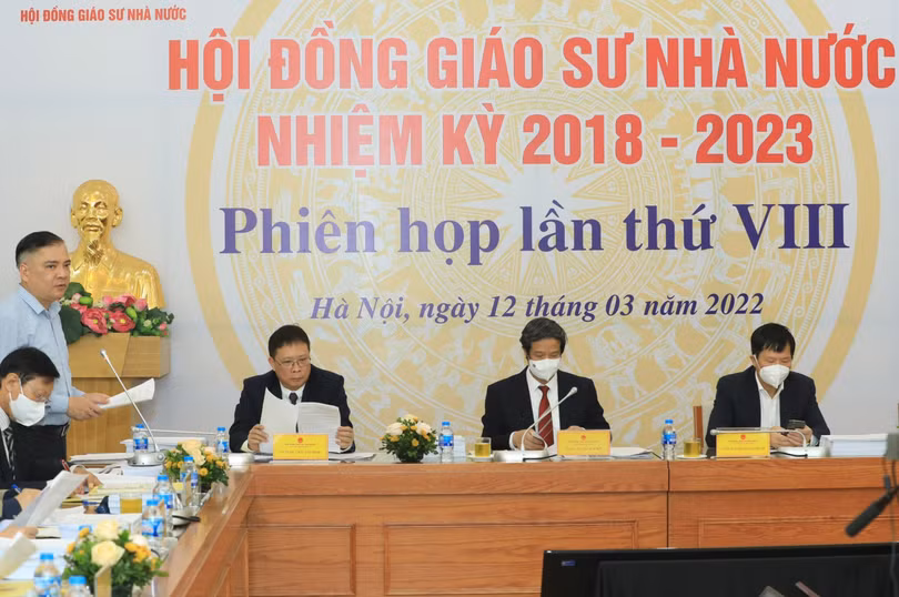 Công nhận đạt tiêu chuẩn chức danh giáo sư, phó giáo sư cho 405 nhà giáo