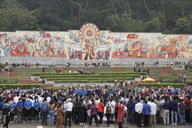 Long trọng tổ chức Lễ dâng hương tưởng niệm các Vua Hùng