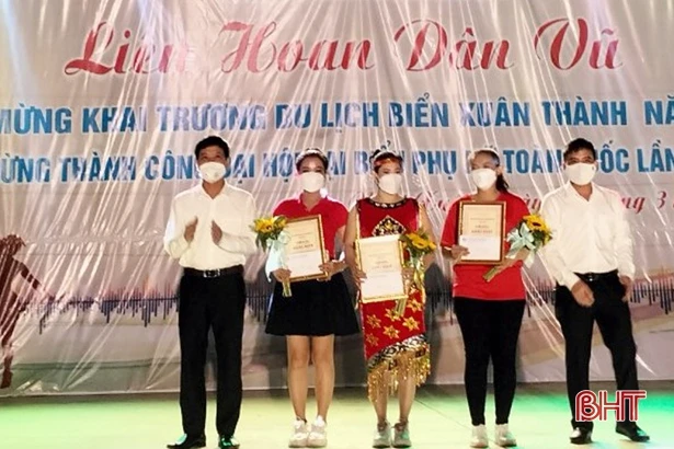 Người lao động Hà Tĩnh rèn luyện sức khỏe, sống chung an toàn với dịch bệnh