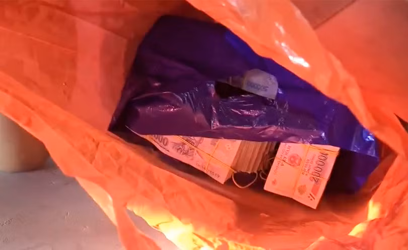 Bà lão giúp việc “gọi người về cướp tiền” của chủ biệt thự