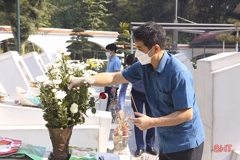 Du khách muôn phương về tri ân tại Ngã ba Đồng Lộc