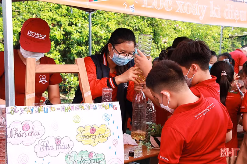 Học sinh hào hứng với Ngày hội Khoa học - Science Day ở iSchool Hà Tĩnh