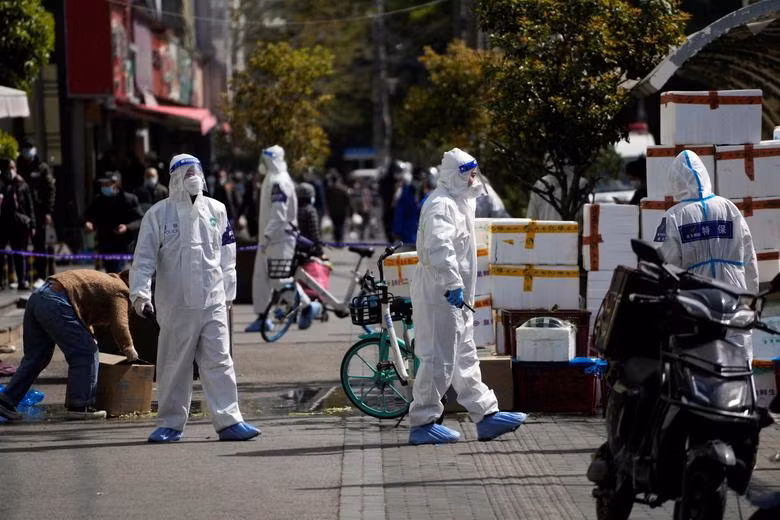 Khung cảnh phong tỏa toàn thành phố 26 triệu dân ở Thượng Hải, Trung Quốc