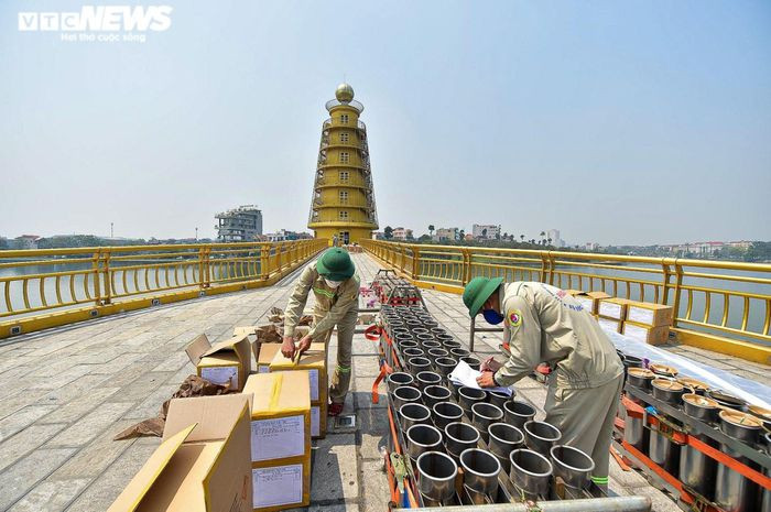 Trận địa pháo hoa tại lễ hội Đền Hùng 2022 trước giờ khai hỏa