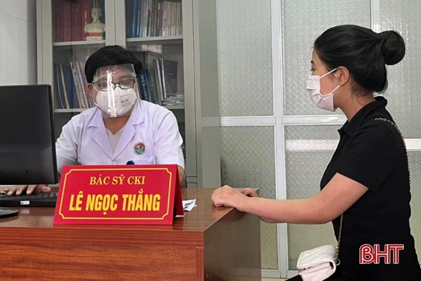 Bác sỹ Hà Tĩnh khuyến cáo: Điều trị hậu COVID-19, cần cảnh giác với thuốc quảng cáo trên mạng