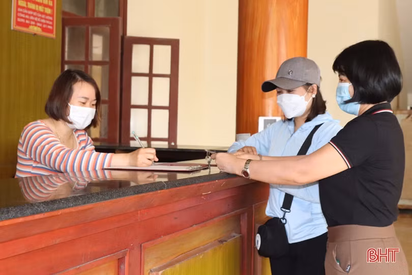 Du khách về với biển Hà Tĩnh ngày đầu kỳ nghỉ lễ Giỗ Tổ Hùng Vương