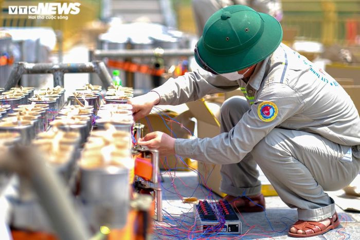 Trận địa pháo hoa tại lễ hội Đền Hùng 2022 trước giờ khai hỏa