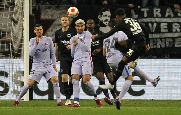 Torres giải cứu Barcelona trên đất Đức