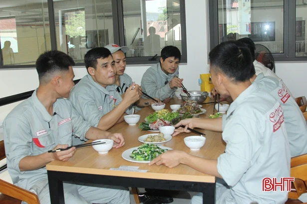 Doanh nghiệp, người lao động Hà Tĩnh mong muốn tăng giờ làm thêm để phục hồi sản xuất, kinh doanh