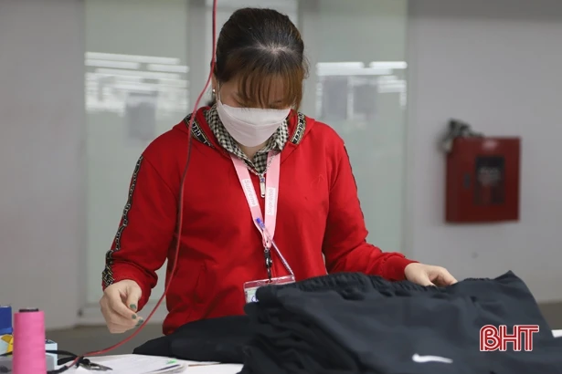 Doanh nghiệp, người lao động Hà Tĩnh mong muốn tăng giờ làm thêm để phục hồi sản xuất, kinh doanh