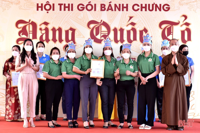 Đẹp mắt những sản phẩm thi gói bánh chưng dâng Quốc Tổ Hùng Vương