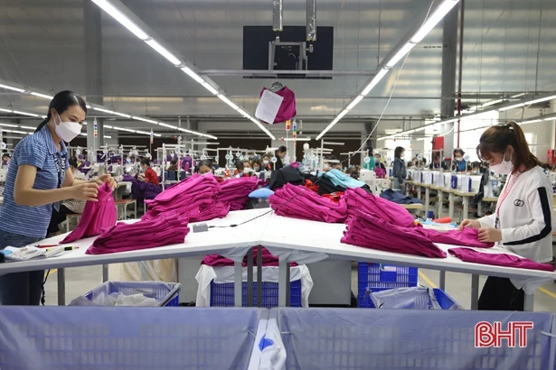 Doanh nghiệp, người lao động Hà Tĩnh mong muốn tăng giờ làm thêm để phục hồi sản xuất, kinh doanh